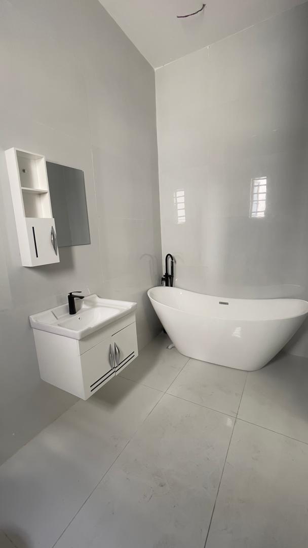 5-BEDROOM LUXURY DUPLEX WITH PRIVATE SWIMMING POOL